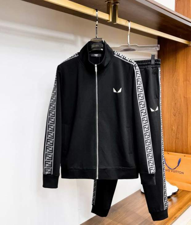 Picture of Fendi Sweater Suits _SKUFendiM-3XL12yn22338973